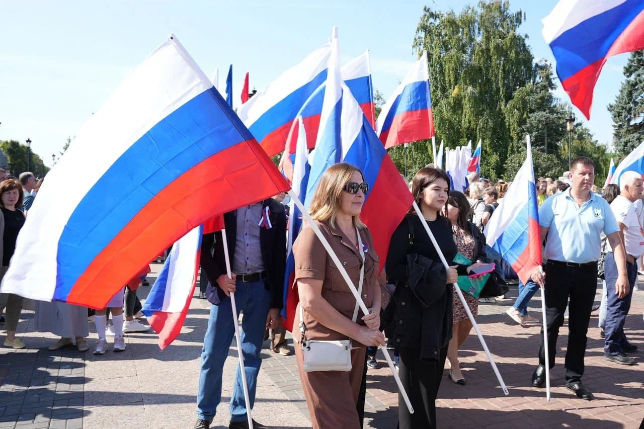 В Ульяновске отмечают 30-летие Государственного флага Российской Федерации