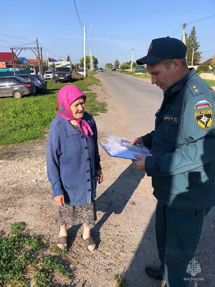 Пожарные Ульяновска напомнили жителям поселков о противопожарной безопасности