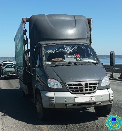 Газель и кроссовер столкнулись на Президентском мосту Ульяновска