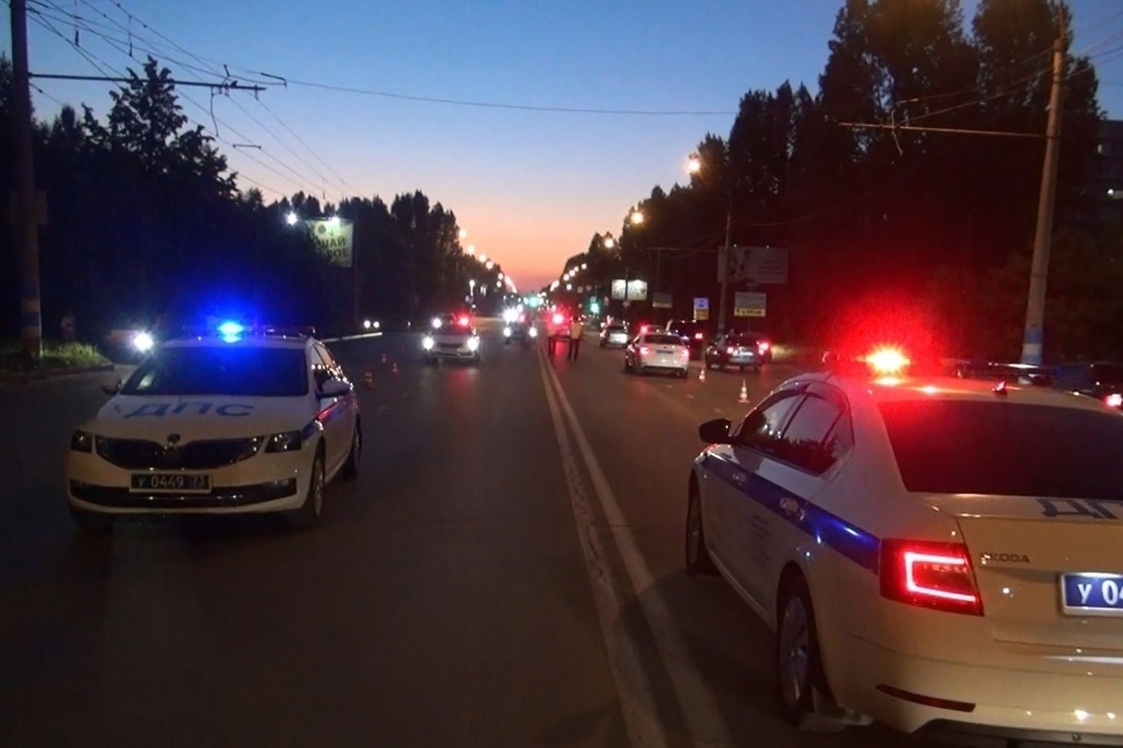 Пьяный ульяновец порезал шины 8 автомобилей