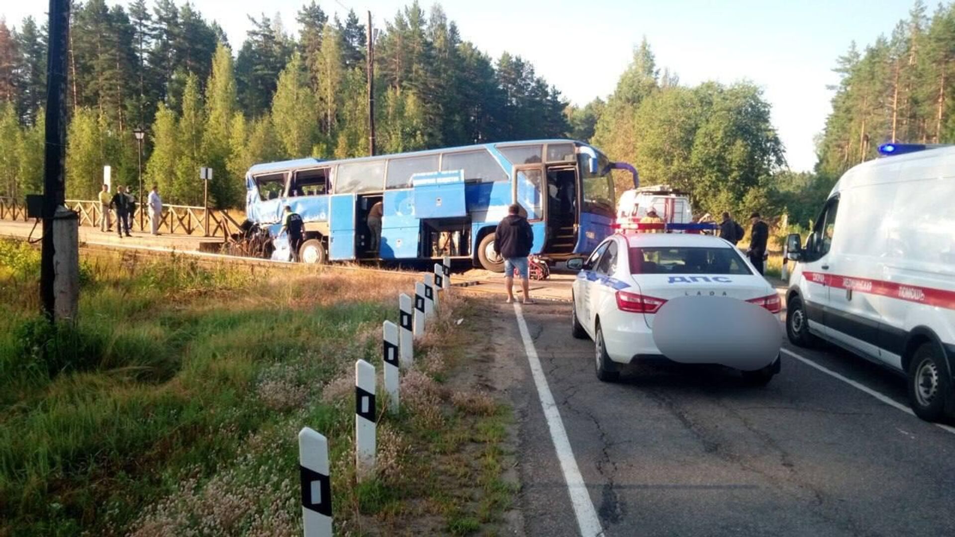 Автобус не уступил дорогу Фольксвагену в Ульяновске: пострадал пассажир