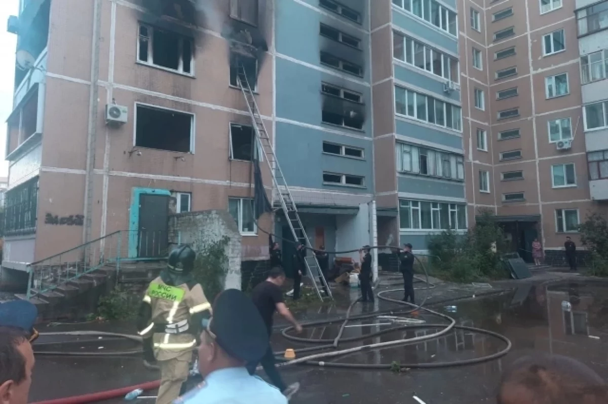 Пожар в Ульяновске: огнеборцы спасли жильцов двухкомнатной квартиры