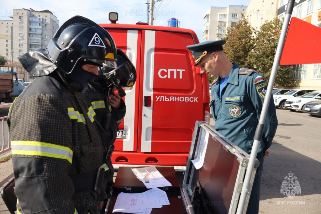 Эвакуация ульяновцев из ТЦ «Спартак»: учения прошли успешно