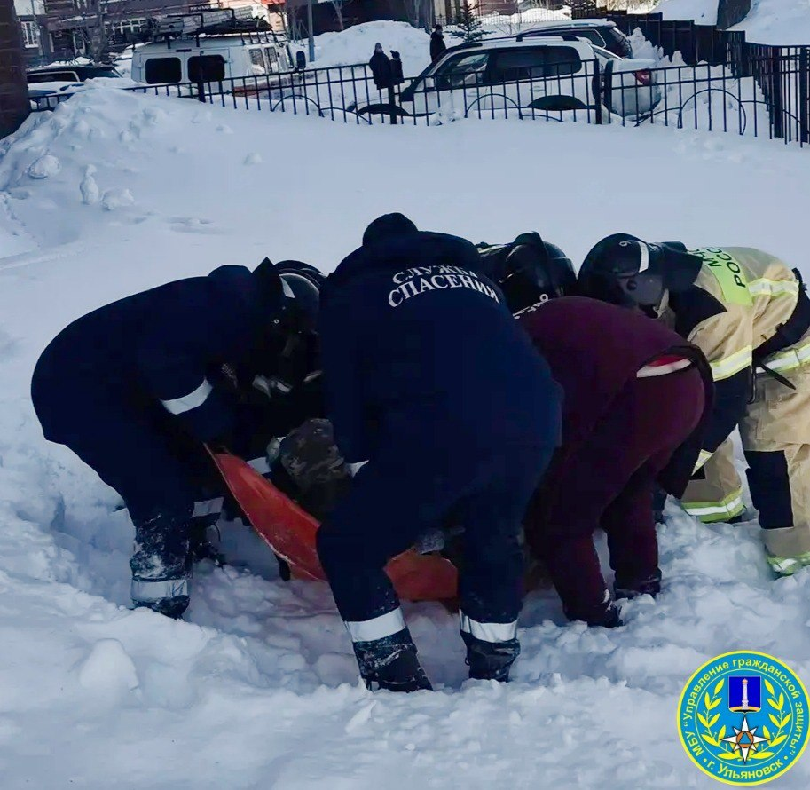 В Ульяновске из окна дома выпал мужчина