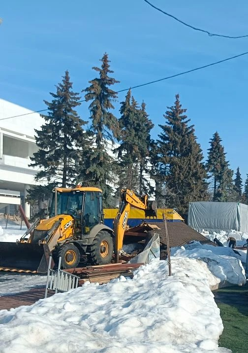 В Ульяновске у Ленинского мемориала снесли незаконный павильон
