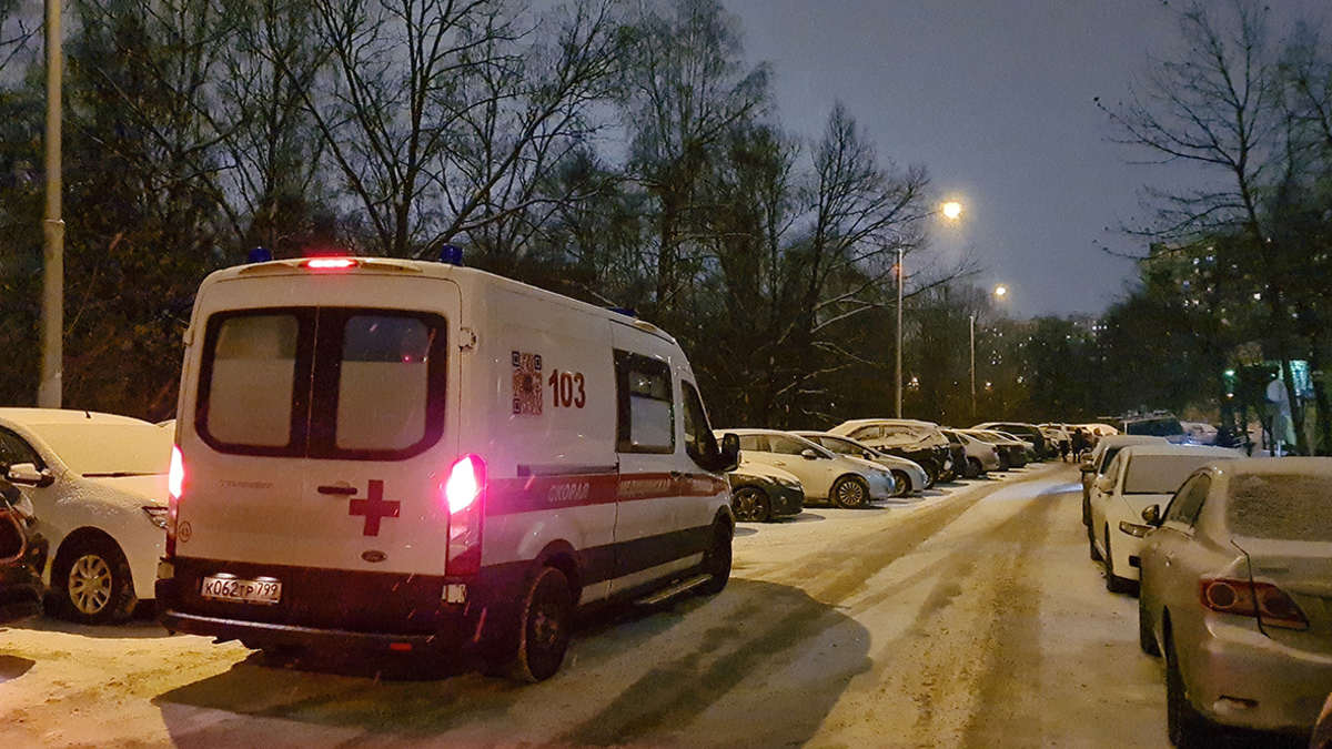 14-летняя девочка выпала со второго этажа в Ульяновске